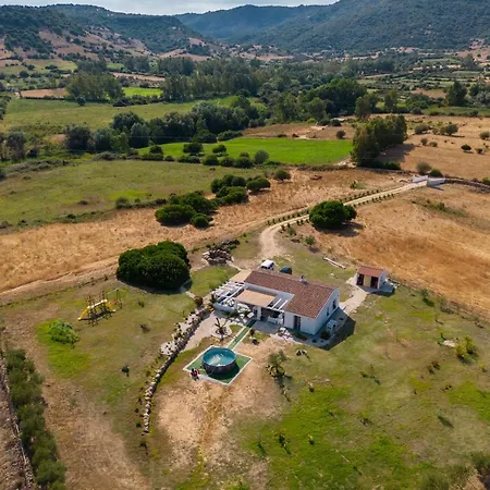 Holiday home S'ena E Su Juncu *